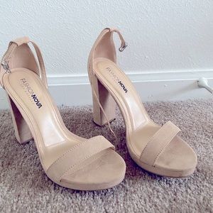 Chunky nude heels